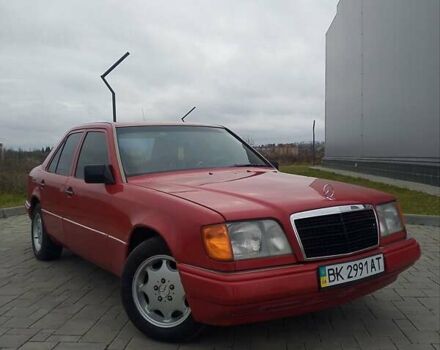 Червоний Мерседес Е-Клас, об'ємом двигуна 2 л та пробігом 343 тис. км за 3000 $, фото 1 на Automoto.ua