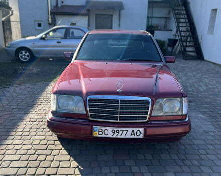 Червоний Мерседес Е-Клас, об'ємом двигуна 2.5 л та пробігом 321 тис. км за 3200 $, фото 1 на Automoto.ua