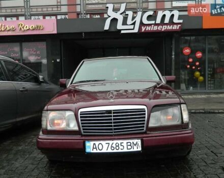 Красный Мерседес Е-Класс, объемом двигателя 2.5 л и пробегом 514 тыс. км за 3300 $, фото 1 на Automoto.ua