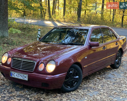 Мерседес Е-Класс 1996 в Киверцы на Automoto.ua Красный Мерседес Е-Класс, объемом двигателя 2 л и пробегом 370 тыс. км за 2600 $, фото 1 на Automoto.ua