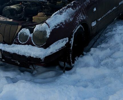 Червоний Мерседес Е-Клас, об'ємом двигуна 2 л та пробігом 0 тис. км за 1200 $, фото 1 на Automoto.ua