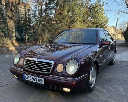 Червоний Мерседес Е-Клас, об'ємом двигуна 4.2 л та пробігом 370 тис. км за 3599 $, фото 1 на Automoto.ua