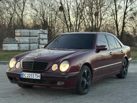 Красный Мерседес Е-Класс, объемом двигателя 2.7 л и пробегом 431 тыс. км за 4350 $, фото 1 на Automoto.ua