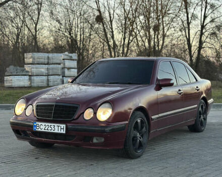 Красный Мерседес Е-Класс, объемом двигателя 2.7 л и пробегом 431 тыс. км за 4350 $, фото 1 на Automoto.ua