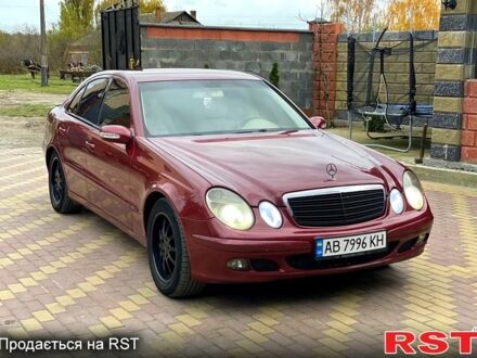 Мерседес Е-Клас 2003 у Талалаевки на Automoto.ua Червоний Мерседес Е-Клас, об'ємом двигуна 1.8 л та пробігом 340 тис. км за 6500 $, фото 1 на Automoto.ua