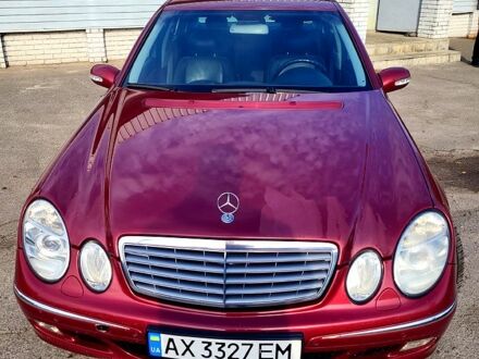 Красный Мерседес Е-Класс, объемом двигателя 1.8 л и пробегом 247 тыс. км за 6200 $, фото 1 на Automoto.ua