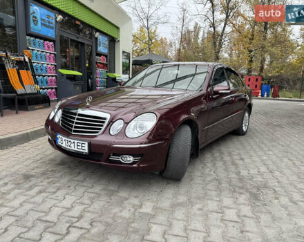 Красный Мерседес Е-Класс, объемом двигателя 1.8 л и пробегом 203 тыс. км за 7700 $, фото 1 на Automoto.ua
