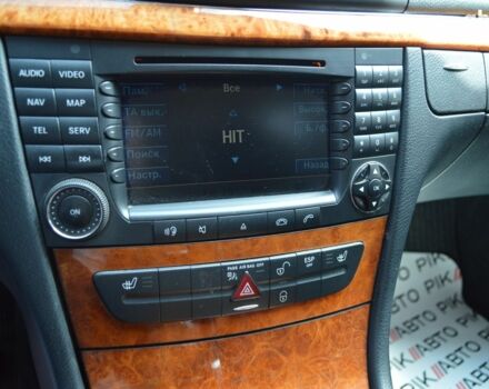 Мерседес Е-Класс, объемом двигателя 3 л и пробегом 303 тыс. км за 9300 $, фото 8 на Automoto.ua