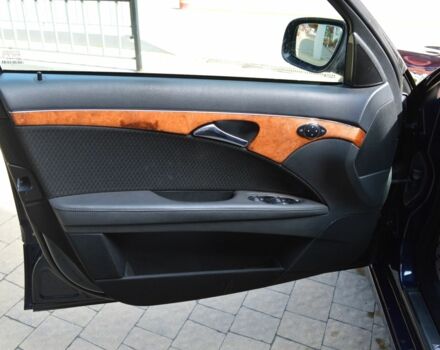 Мерседес Е-Класс, объемом двигателя 3 л и пробегом 303 тыс. км за 9300 $, фото 10 на Automoto.ua