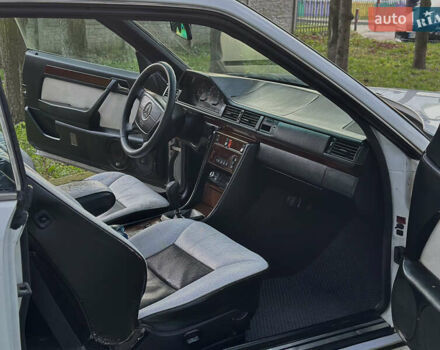 Мерседес Е-Класс, объемом двигателя 2 л и пробегом 470 тыс. км за 3390 $, фото 26 на Automoto.ua