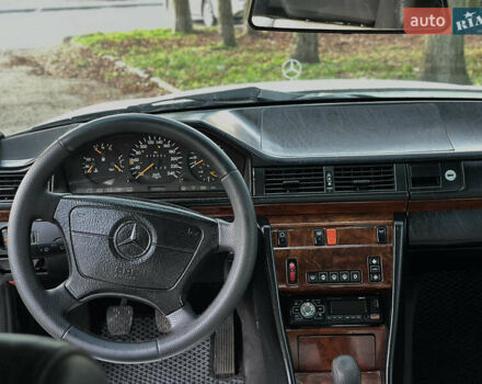 Мерседес Е-Класс, объемом двигателя 2 л и пробегом 470 тыс. км за 3390 $, фото 21 на Automoto.ua