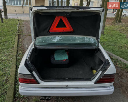 Мерседес Е-Класс, объемом двигателя 2 л и пробегом 470 тыс. км за 3390 $, фото 33 на Automoto.ua