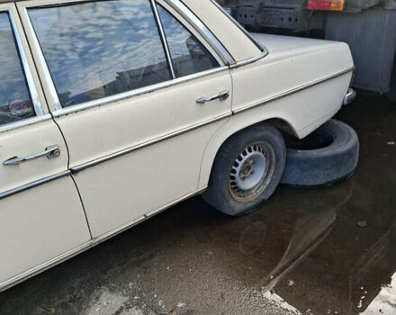 Мерседес Е-Класс, объемом двигателя 0 л и пробегом 200 тыс. км за 7000 $, фото 4 на Automoto.ua