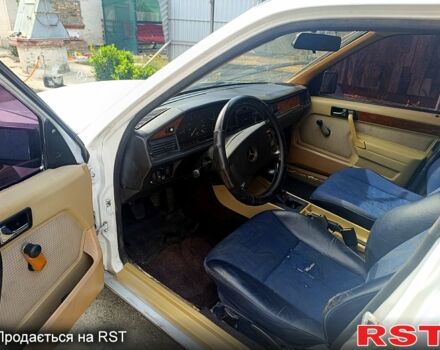 Мерседес Е-Класс, объемом двигателя 2 л и пробегом 352 тыс. км за 1000 $, фото 4 на Automoto.ua