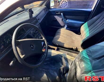 Мерседес Е-Клас, об'ємом двигуна 2 л та пробігом 123 тис. км за 700 $, фото 2 на Automoto.ua