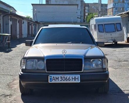 Мерседес Е-Класс, объемом двигателя 2.3 л и пробегом 300 тыс. км за 3000 $, фото 2 на Automoto.ua