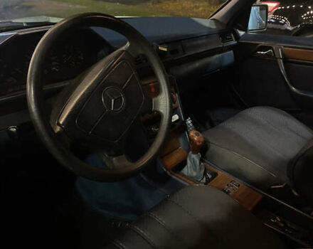 Мерседес Е-Класс, объемом двигателя 2.3 л и пробегом 545 тыс. км за 2500 $, фото 7 на Automoto.ua