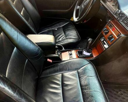 Мерседес Е-Класс, объемом двигателя 2.3 л и пробегом 200 тыс. км за 3000 $, фото 8 на Automoto.ua