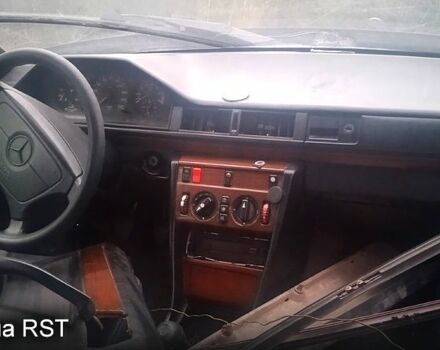 Мерседес Е-Клас, об'ємом двигуна 2 л та пробігом 0 тис. км за 650 $, фото 2 на Automoto.ua