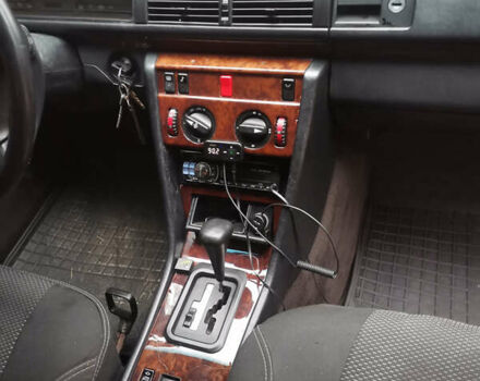 Мерседес Е-Класс, объемом двигателя 2.8 л и пробегом 300 тыс. км за 2700 $, фото 3 на Automoto.ua