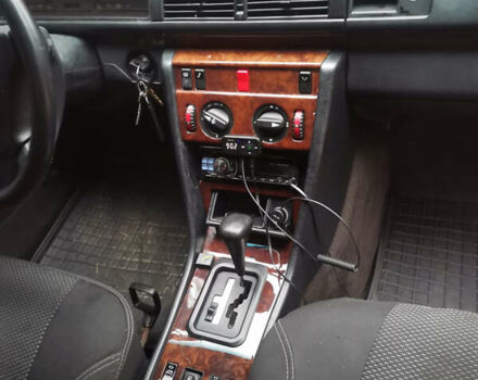 Мерседес Е-Класс, объемом двигателя 2.8 л и пробегом 300 тыс. км за 2700 $, фото 4 на Automoto.ua