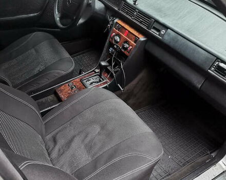 Мерседес Е-Класс, объемом двигателя 2.8 л и пробегом 300 тыс. км за 2700 $, фото 5 на Automoto.ua