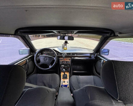 Мерседес Е-Класс, объемом двигателя 3 л и пробегом 284 тыс. км за 2950 $, фото 9 на Automoto.ua