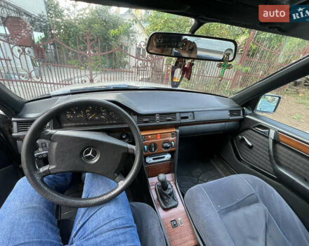 Мерседес Е-Класс, объемом двигателя 2.5 л и пробегом 276 тыс. км за 3500 $, фото 6 на Automoto.ua