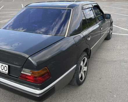 Мерседес Е-Класс, объемом двигателя 3 л и пробегом 284 тыс. км за 2950 $, фото 4 на Automoto.ua