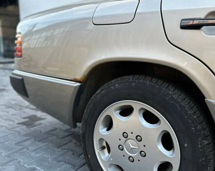 Мерседес Е-Класс, объемом двигателя 2.5 л и пробегом 276 тыс. км за 3500 $, фото 5 на Automoto.ua