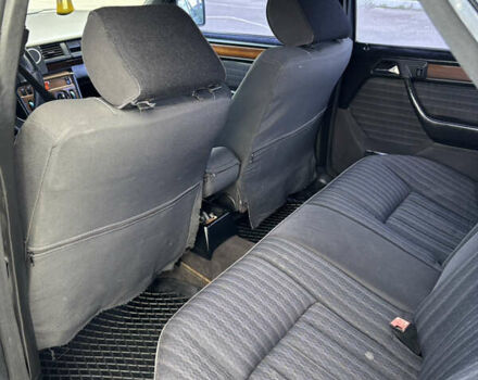 Мерседес Е-Класс, объемом двигателя 3 л и пробегом 284 тыс. км за 2950 $, фото 6 на Automoto.ua