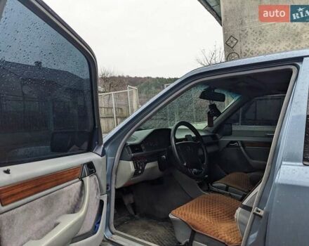 Мерседес Е-Класс, объемом двигателя 2.2 л и пробегом 110 тыс. км за 3500 $, фото 8 на Automoto.ua