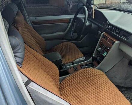 Мерседес Е-Класс, объемом двигателя 2.2 л и пробегом 110 тыс. км за 3500 $, фото 7 на Automoto.ua