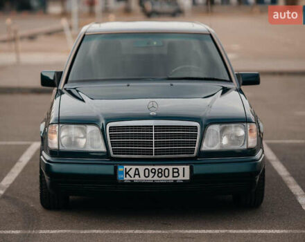 Мерседес Е-Класс, объемом двигателя 2.2 л и пробегом 60 тыс. км за 25000 $, фото 2 на Automoto.ua