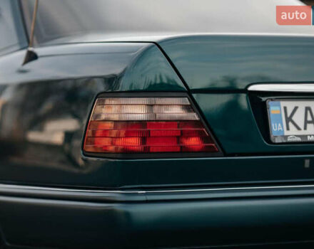 Мерседес Е-Класс, объемом двигателя 2.2 л и пробегом 60 тыс. км за 25000 $, фото 5 на Automoto.ua