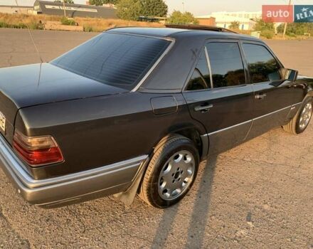 Мерседес Е-Класс, объемом двигателя 2.5 л и пробегом 508 тыс. км за 6000 $, фото 3 на Automoto.ua