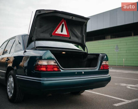 Мерседес Е-Класс, объемом двигателя 2.2 л и пробегом 60 тыс. км за 25000 $, фото 27 на Automoto.ua