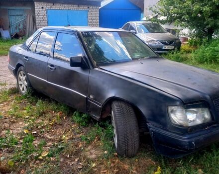 Мерседес Е-Класс, объемом двигателя 2.2 л и пробегом 111 тыс. км за 2000 $, фото 1 на Automoto.ua