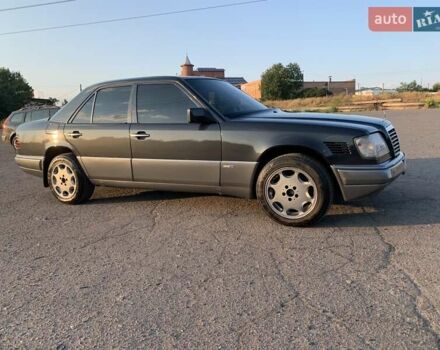 Мерседес Е-Класс, объемом двигателя 2.5 л и пробегом 508 тыс. км за 6000 $, фото 9 на Automoto.ua