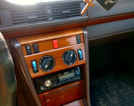 Мерседес Е-Класс, объемом двигателя 2 л и пробегом 330 тыс. км за 3000 $, фото 6 на Automoto.ua