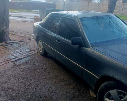 Мерседес Е-Класс, объемом двигателя 2.2 л и пробегом 111 тыс. км за 2200 $, фото 4 на Automoto.ua