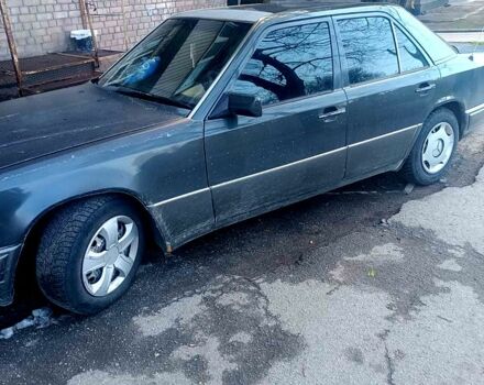 Мерседес Е-Класс, объемом двигателя 2.2 л и пробегом 111 тыс. км за 2200 $, фото 1 на Automoto.ua