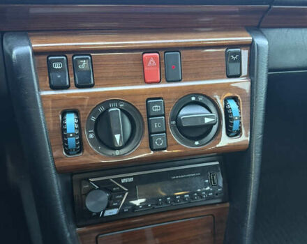 Мерседес Е-Класс 1995 в Киеве на Automoto.ua Мерседес Е-Класс, объемом двигателя 2.2 л и пробегом 400 тыс. км за 5000 $, фото 5 на Automoto.ua