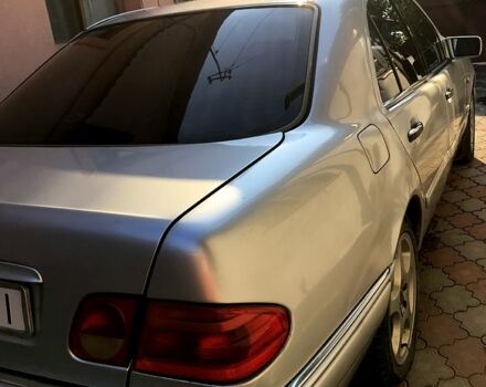 Мерседес Е-Клас, об'ємом двигуна 3.2 л та пробігом 450 тис. км за 3300 $, фото 2 на Automoto.ua