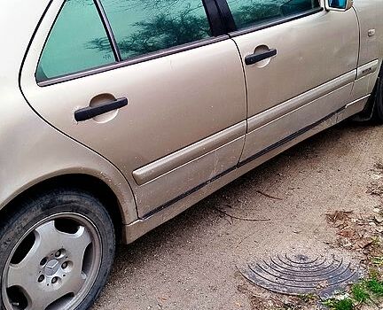 Мерседес Е-Класс, объемом двигателя 2 л и пробегом 550 тыс. км за 2500 $, фото 2 на Automoto.ua