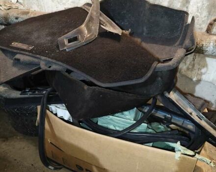 Мерседес Е-Клас, об'ємом двигуна 3.2 л та пробігом 380 тис. км за 2100 $, фото 3 на Automoto.ua