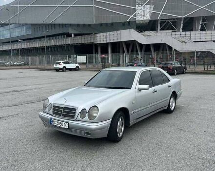 Мерседес Е-Класс, объемом двигателя 2 л и пробегом 370 тыс. км за 4300 $, фото 12 на Automoto.ua