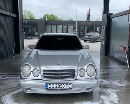 Мерседес Е-Класс, объемом двигателя 2 л и пробегом 370 тыс. км за 4300 $, фото 5 на Automoto.ua