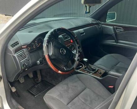 Мерседес Е-Класс, объемом двигателя 2 л и пробегом 370 тыс. км за 4300 $, фото 4 на Automoto.ua