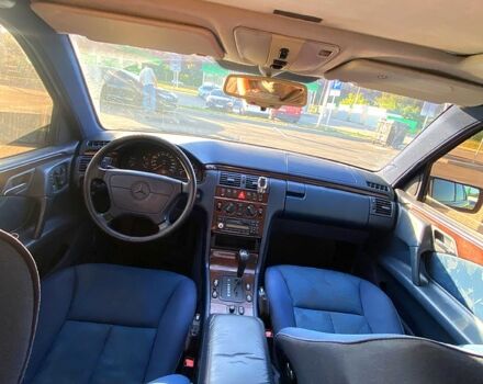 Мерседес Е-Класс, объемом двигателя 3 л и пробегом 354 тыс. км за 2500 $, фото 5 на Automoto.ua